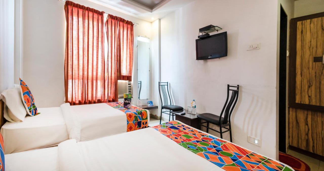 Oyo 24197 Saptaruchi Hotel Pimpri-Chinchwad Esterno foto