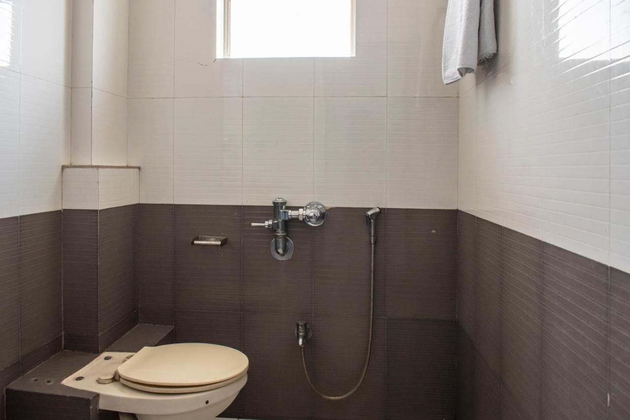 Oyo 24197 Saptaruchi Hotel Pimpri-Chinchwad Esterno foto