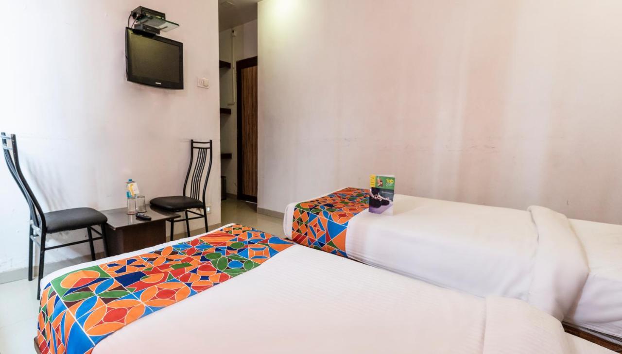 Oyo 24197 Saptaruchi Hotel Pimpri-Chinchwad Esterno foto