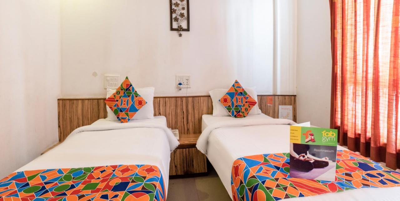 Oyo 24197 Saptaruchi Hotel Pimpri-Chinchwad Esterno foto