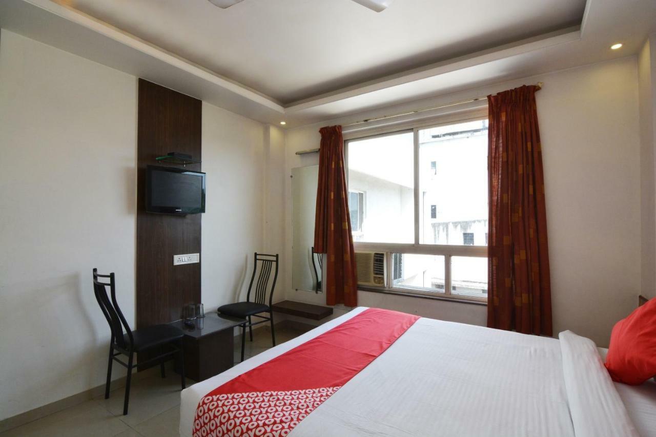 Oyo 24197 Saptaruchi Hotel Pimpri-Chinchwad Esterno foto