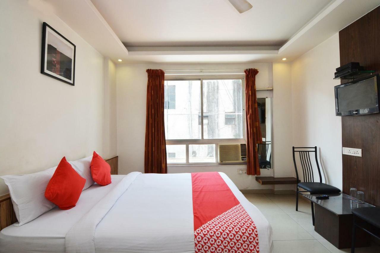 Oyo 24197 Saptaruchi Hotel Pimpri-Chinchwad Esterno foto